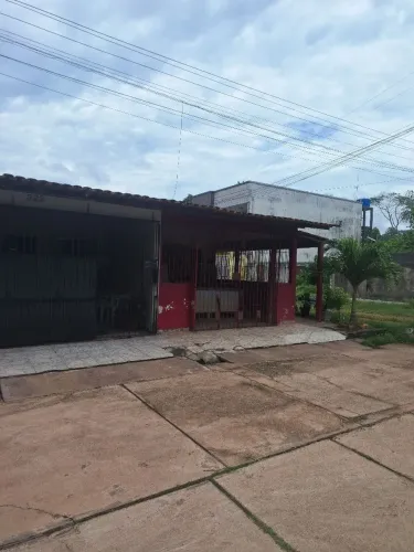 Alugo casa de 1 quarto conj bosque Araguaia