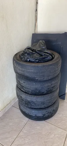 4 Pneus semi novos 195/55R15