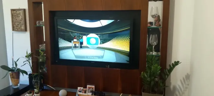 mesa de 6 lugares quadrada tampo de vidro + cadeiras + hacker+painel para tv de até
