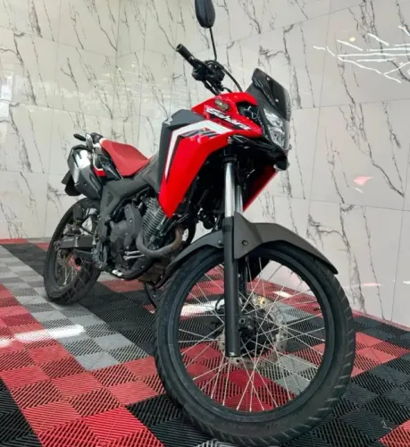 Honda XRE 300 Sahara Rally