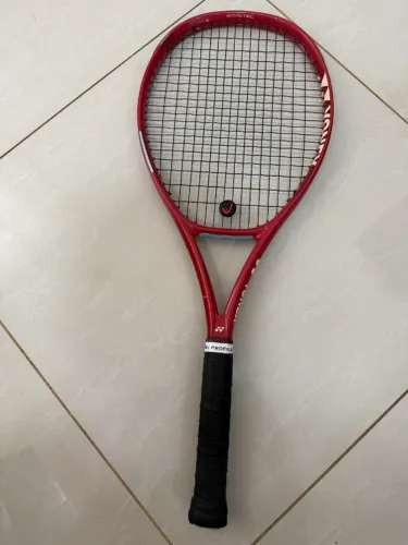 Raquete de tênis Yonex Vcore