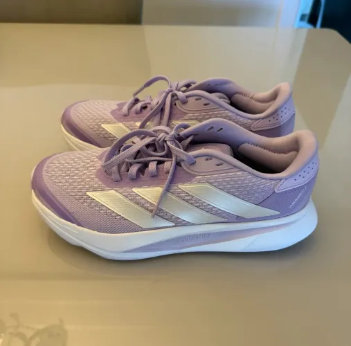 Tênis Adidas duramo SL2 feminino.