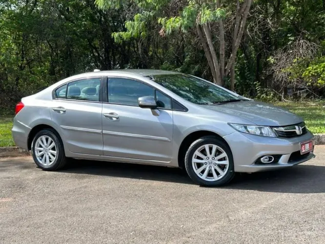 Honda Civic Sedan LXR 2.0 Flexone 16V Aut. 4P 2014
