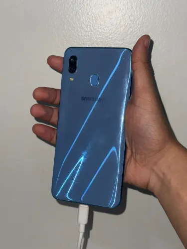 Samsung Galaxy A30