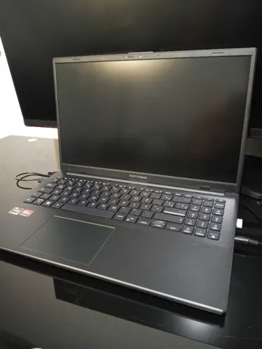 ASUS VivoBook Go 15 Ryzen 5 | 8GB RAM | SSD NVMe 256GB | Impecável | Pronto para Uso
