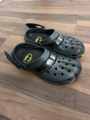 Sandalia crocs batman tamanho 41/42