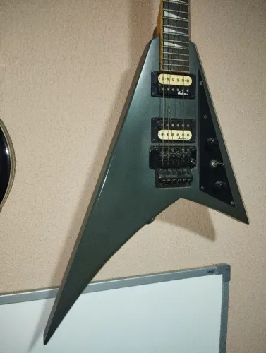 Vendo guitarra Jackson JS 32 Randy Rhoads