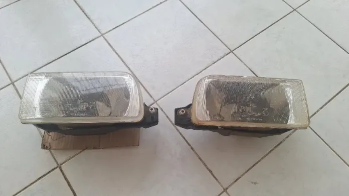 Par de faróis originais Arteb para Gol/Voyage/Parati/Saveiro 91 em diante