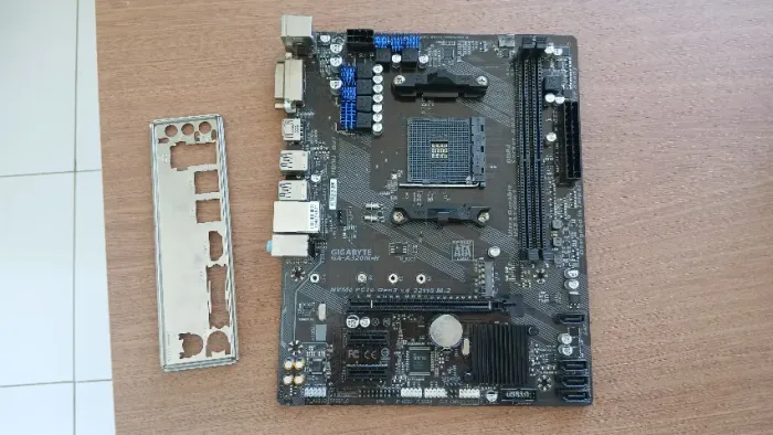 Placa Mãe Gigabyte A320M-H AM4
