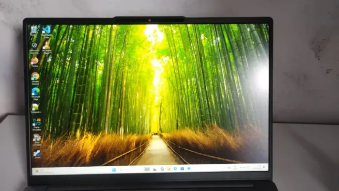Lenovo Ideapad Slim 3 - Ryzen 7 7735HS