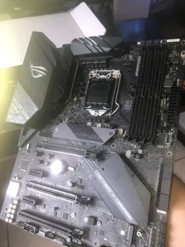 KIT Gamer - PLACA MÃE ASUS ROG STRIX Z390 E-Gaming + I9 9900K