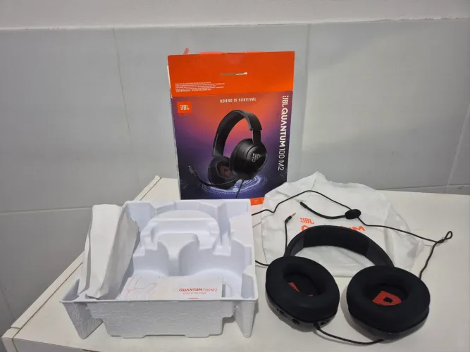 Headset ? JBL Quantum 100M2 - Mergulhe no som da vitória!