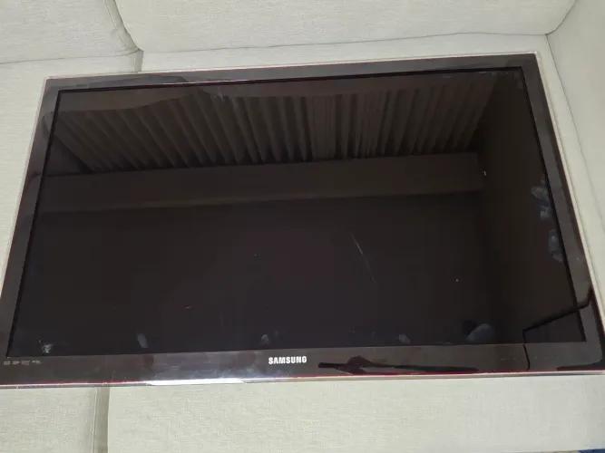 TV Samsung 46 - retirar peças