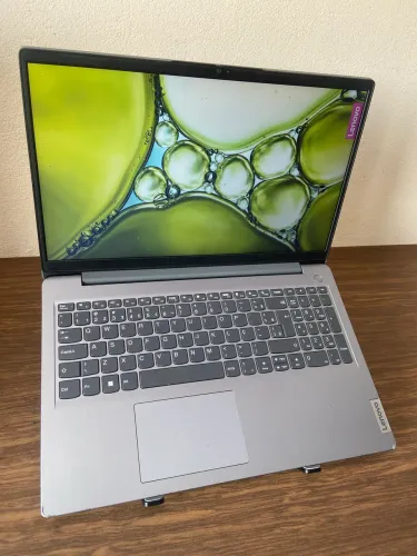 Notebook Lenovo i5 11ª Geração / IrisXe Graphics / 8GB RAM / 256GB SSD / Tela 15.6? FullHD