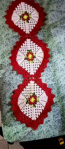 Trilho de mesa folha crochê