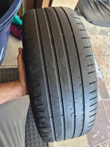 Um pneu 205/55/17 pirelli meia vida não reaberto (220 em 2× no ct