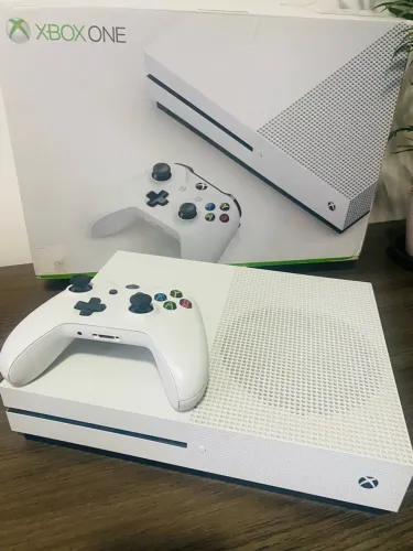 Xbox One S - Perfeito estado de funcionamento 1 TB 