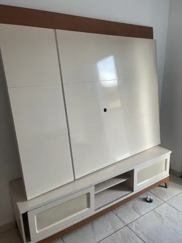 Rack com Painel para TV + LED | Moderno, Lindo e em Ótimo Estado 