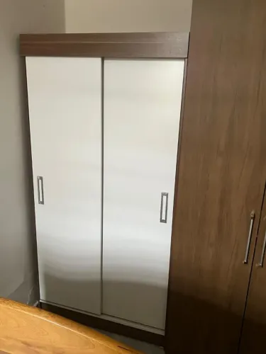 guarda roupa de solteiro