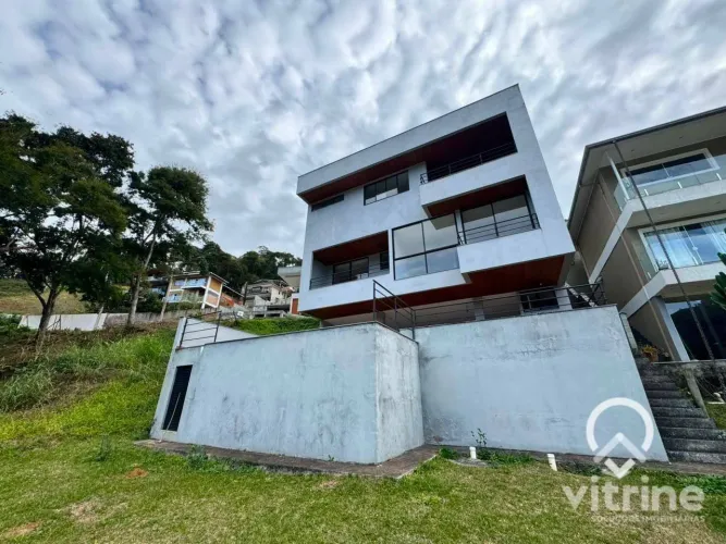 Casa com 3 quartos à venda, 310 m² - Cônego - Nova Friburgo/RJ
