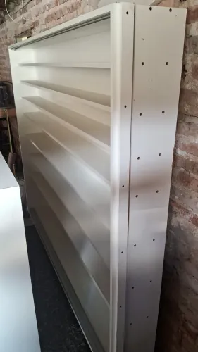 Armário 3 portas de vidro multifuncional mdf branco.