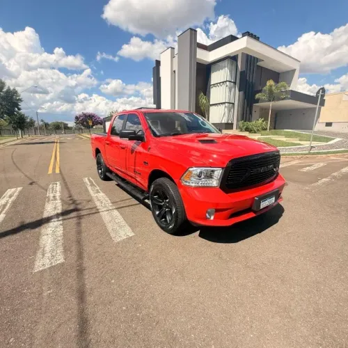 Ram Classic Laramie Night Edition 5.7 V8 16V Gasolina 4X4 Aut. 2022