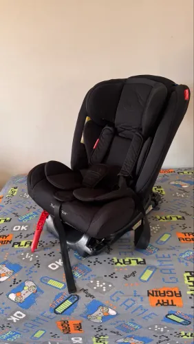 Cadeirinha Fisher Price com Isofix