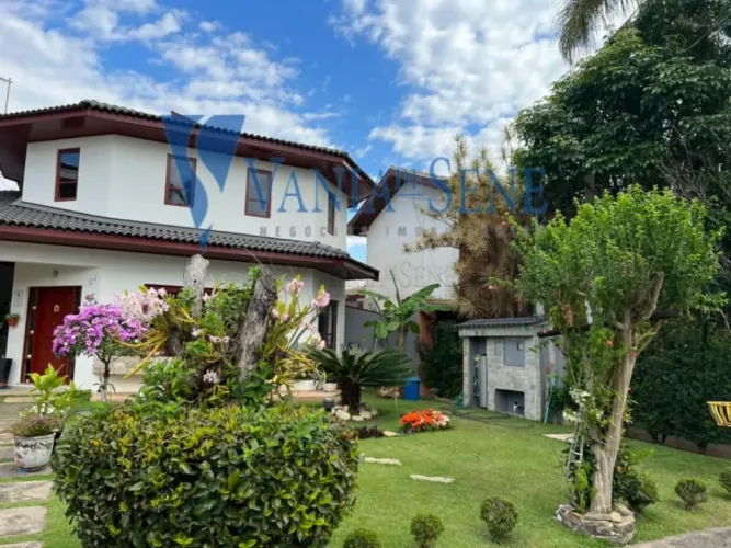 Casa à Venda no Condomínio Esplanada do Sol: Conforto e Elegância