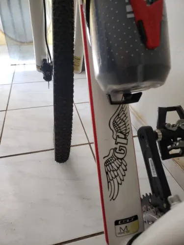 Vendo essa linda bicicleta GT KARAKORAM ARO 29, GRUPO DEORE, COM NOTA FISACAL.