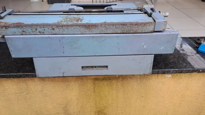 Maquina de datilografia Olivetti linear88