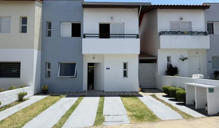 Casa para Locação em Condomínio Completo  Cotia/SP