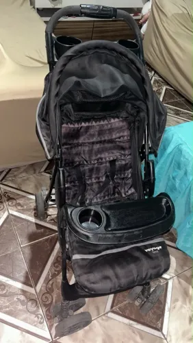 Vendo carrinho de bebê