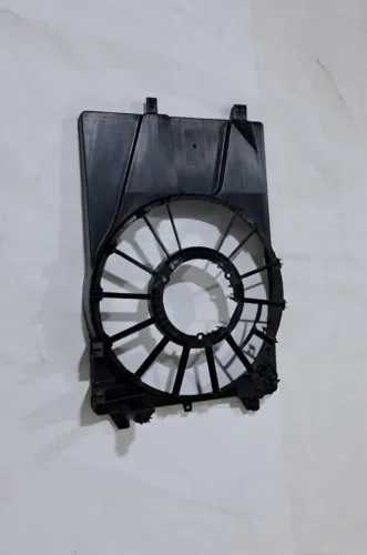 Defletor de ventoinha original para Chevrolet Montana 2025 ( novo )
