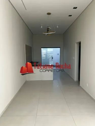 Vendo excelente casa no Condomínio Jardim dos Girassóis.