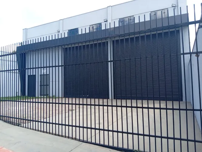 Galpão Comercial Amplo para Locação na Zona 06 470 m² Construídos e Excelente Estrutura