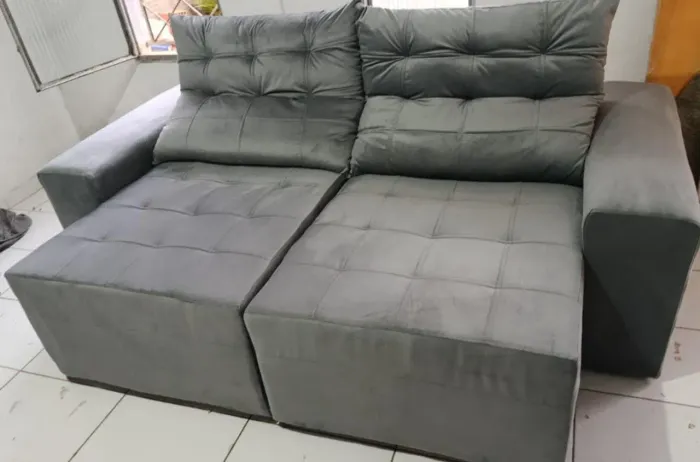 Sofá Retrátil e Reclinável....