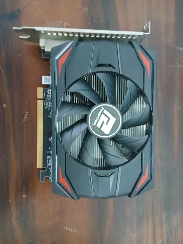 Placa de Vídeo AMD Radeon RX 550 4gb PowerColor