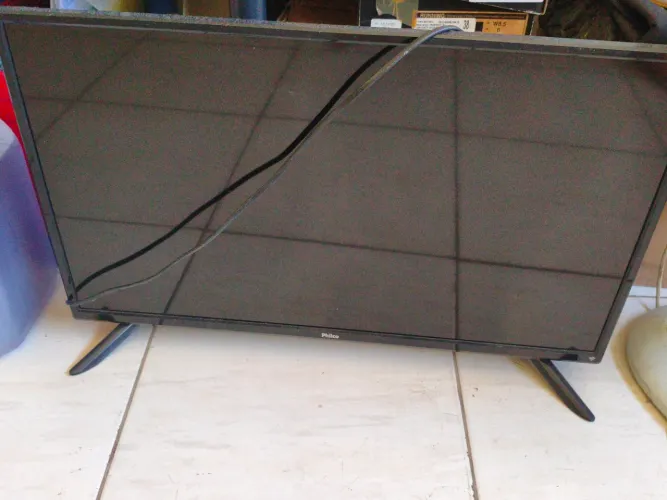TV PHILCO PARA RETIRADA DE PEÇAS OU CONSERTO