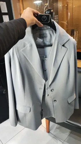 TRAJE FEMININO 