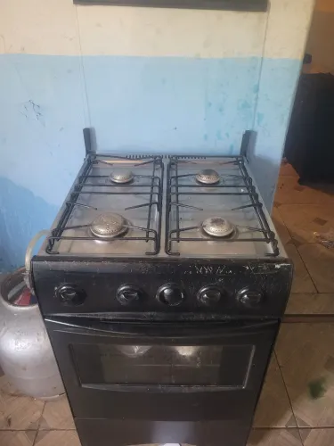 Vendo kit com fogão, geladeira e cama de solteiro