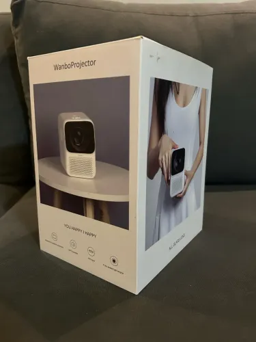 Mini Projetor Portátil Wanbo T2 Free - Cinema em Casa - Novo na Caixa - 0,9kg