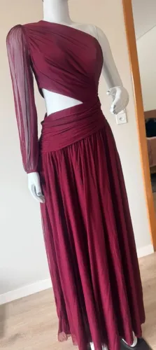 Vestido de festa bordô