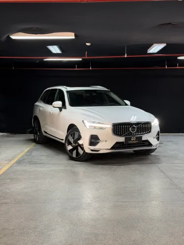 Volvo XC-60 T-8 Ultimate 2.0 AWD (híbrido) 2024