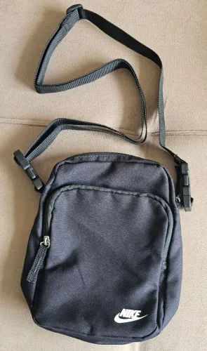 Bolsa nike de pequeno uso 