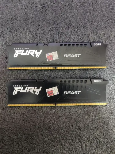 Memória DDR5 32GB (2x16GB) 4800MHz Kingston Fury Beast CL38 Excelente Estado