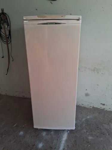 Geladeira Brastemp 310 litros 220v de gelo