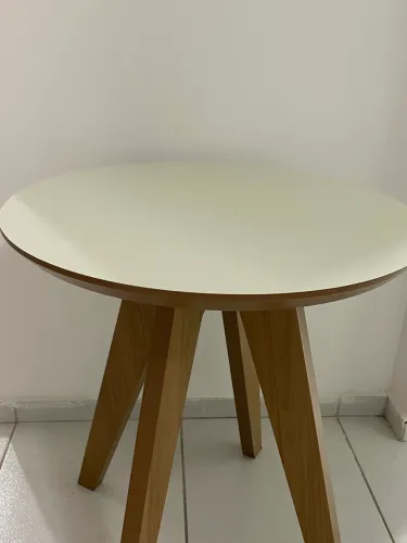 Mesa de canto 