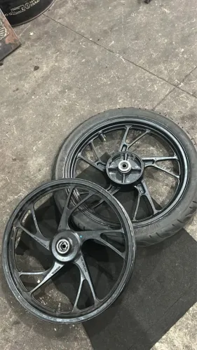 Vendo par de rodas