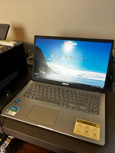ASUS VivoBook15X1500E-Core i3 11ªgeração, 4GBRAMDDR4, SSD256GB, UHD Graphics, 15,6?FullHD