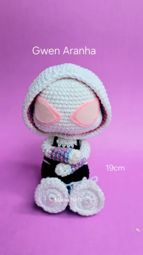 Boneca Gwen Aranha, em Amigurumi 